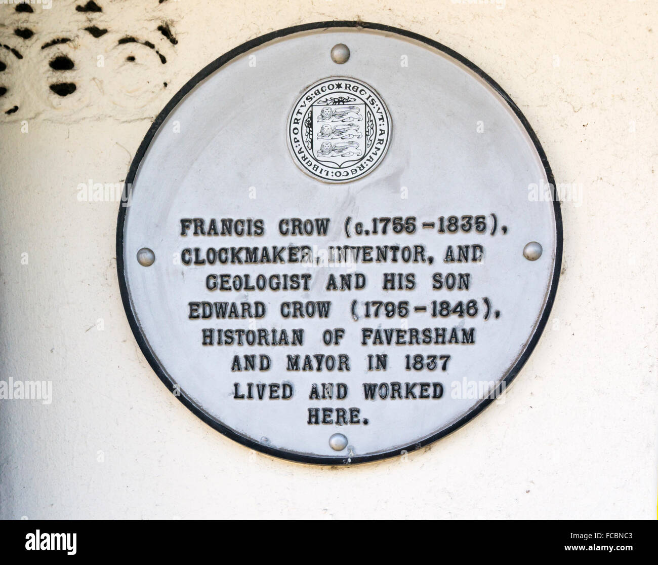 Plaque recording the house of Francis Crow a clockmaker and his son Edward, a former mayor of Faversham. Stock Photo