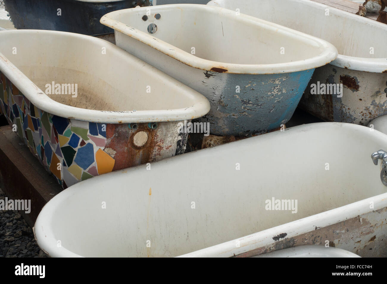Vintage bathtub on sale for sale