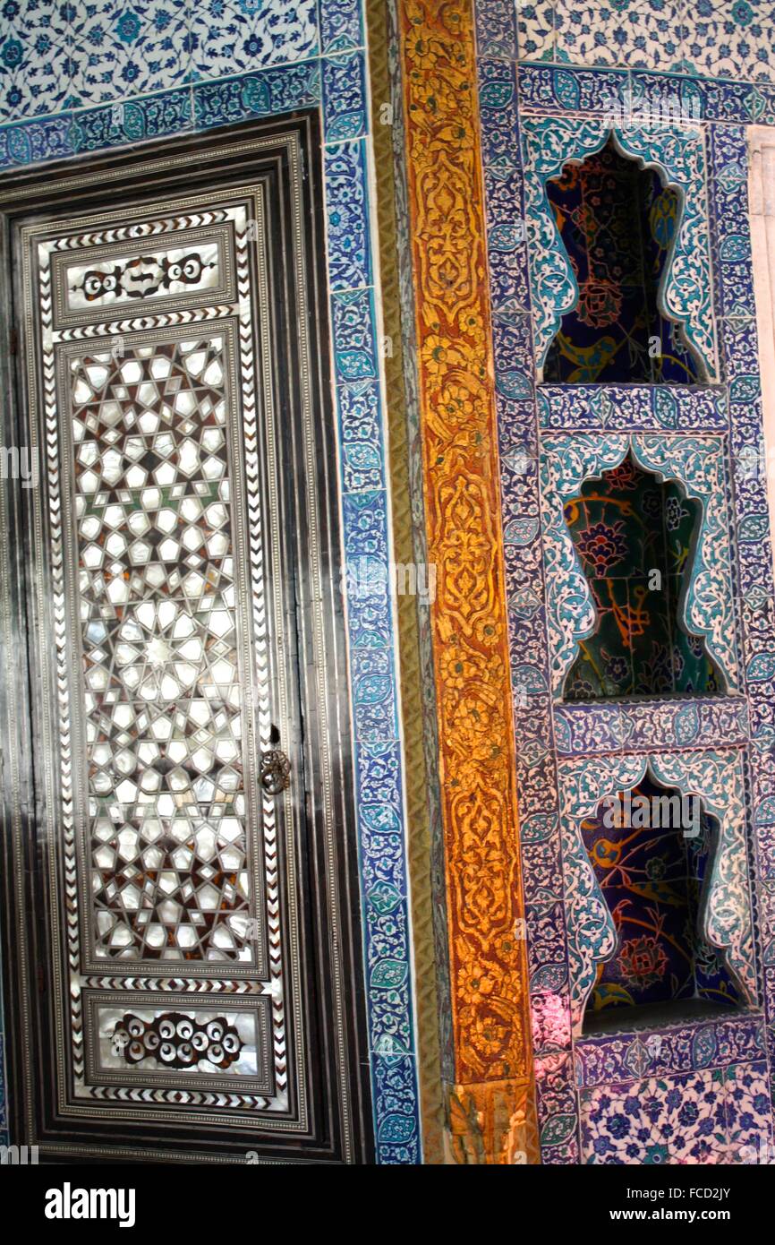 Mosaic in church hi-res stock photography and images - Alamy