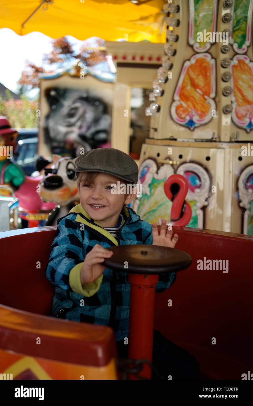 Flat amusement ride hi-res stock photography and images - Alamy