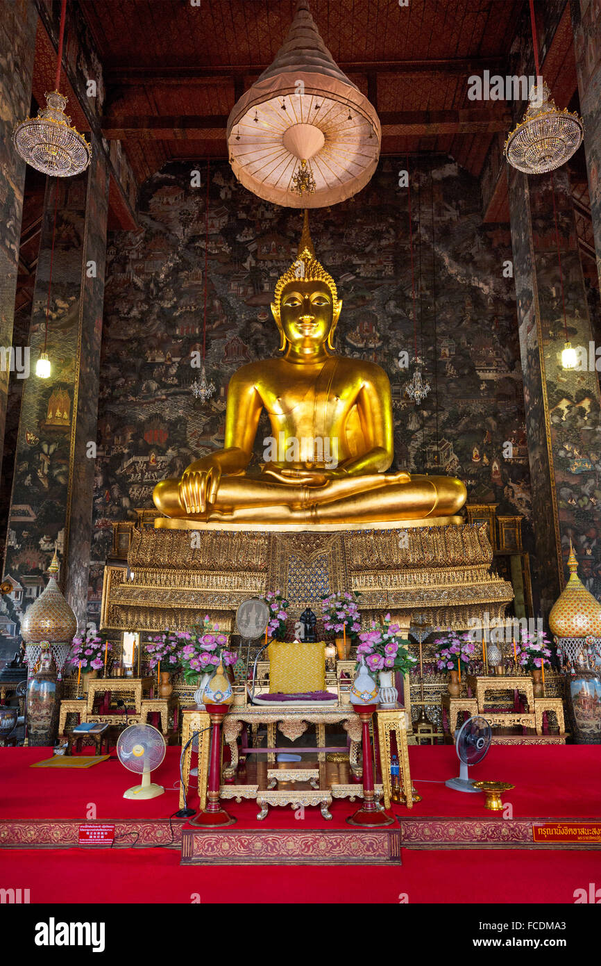 Phra Si Sakyamuni Buddha in Wihan Luang Hall, Wat Suthat Temple, Giant Swing, Phra Nakhon District, Bangkok, Thailand Stock Photo