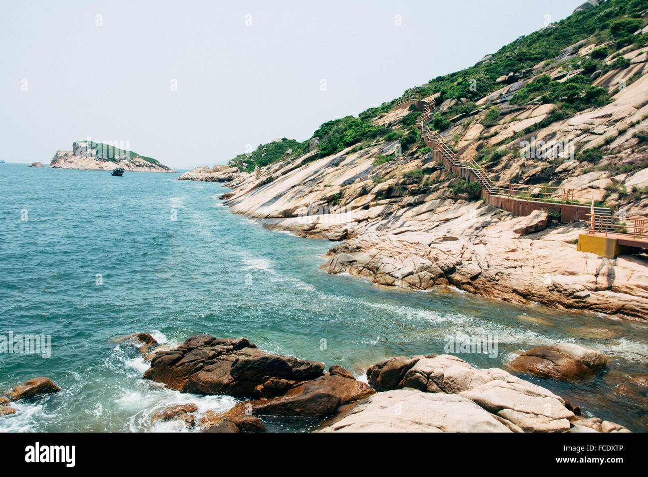 Cliff on sea hi-res stock photography and images - Alamy