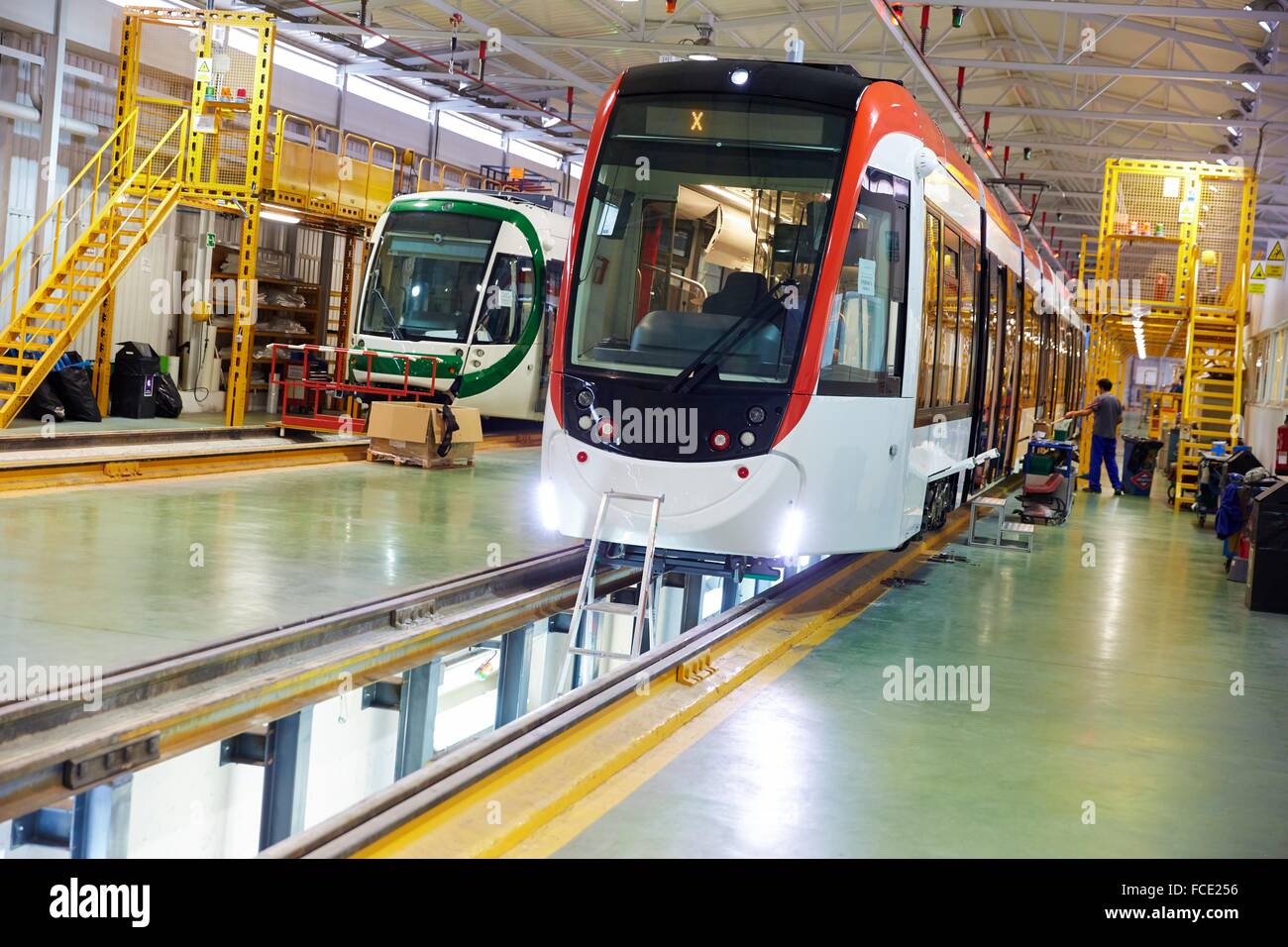 Full trains hi-res stock photography and images - Alamy