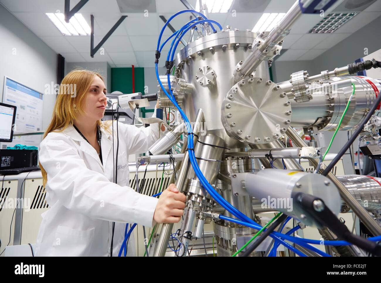 Ultra High Vacuum Chamber with Dual Deposition System. Nanotechnology