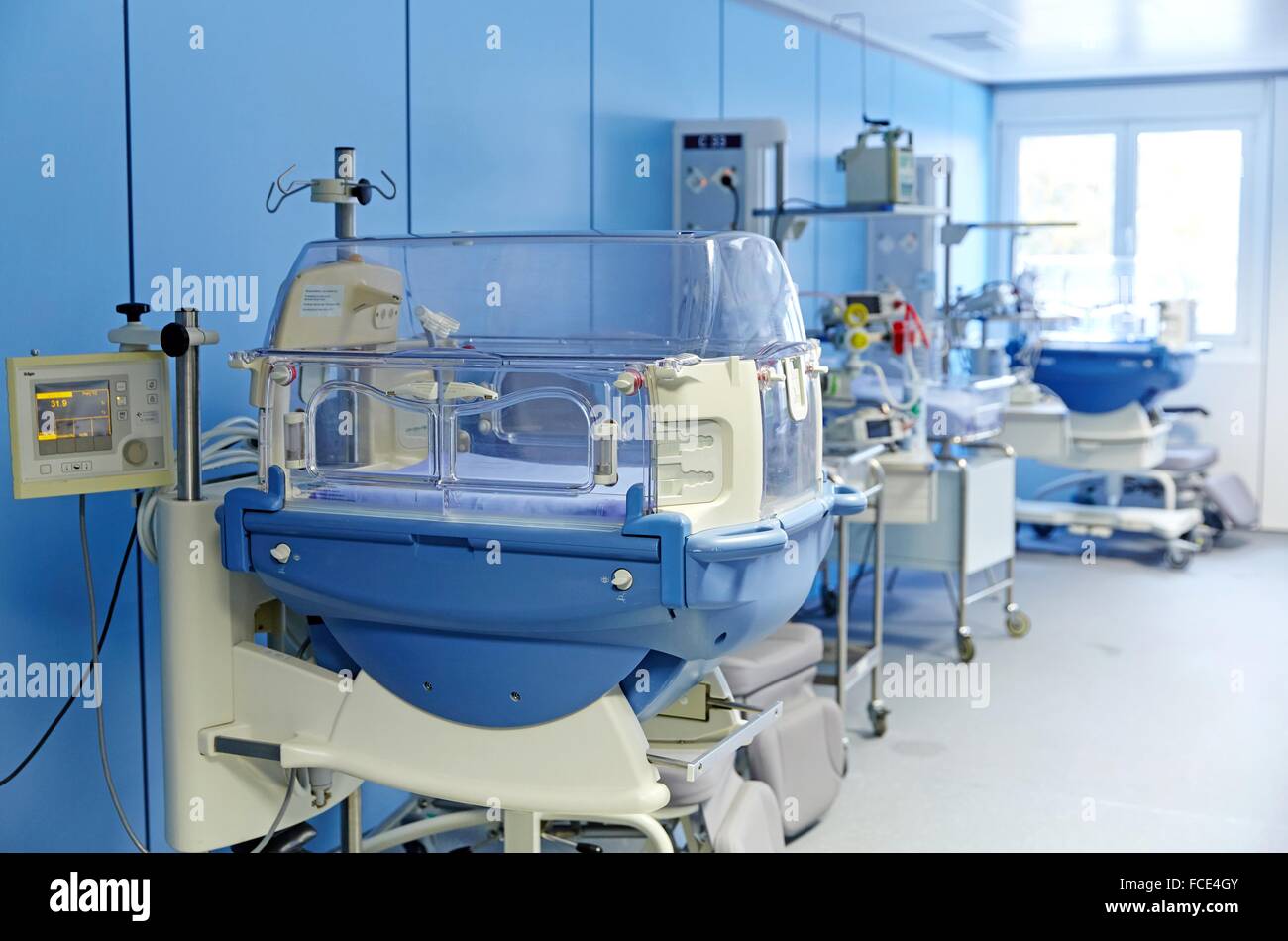 Incubator, Medical care, Neonate Intensive care Unit, ICU, Hospital