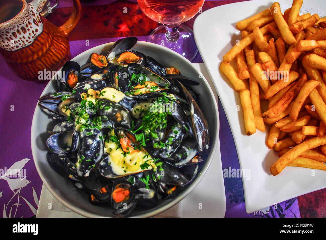 Normandy mussels hi-res stock photography and images - Alamy