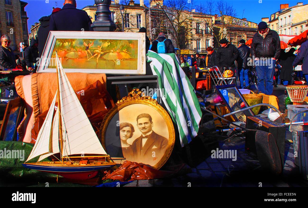 On the Sunday flea market of Saint Michel at Bordeaux, Gironde