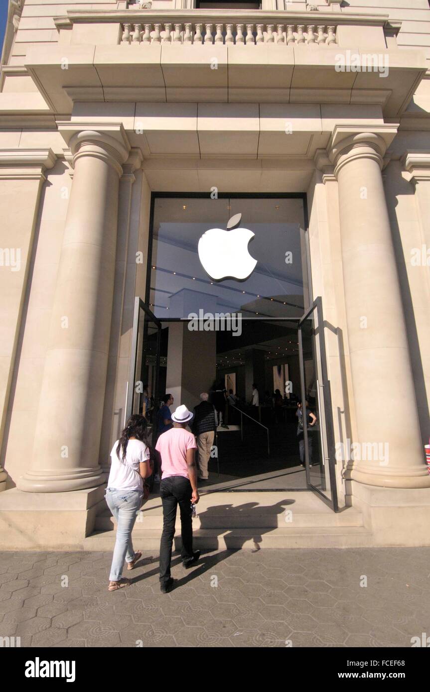 Apple Store, Barcelona, Catalonia, Spain Stock Photo Alamy