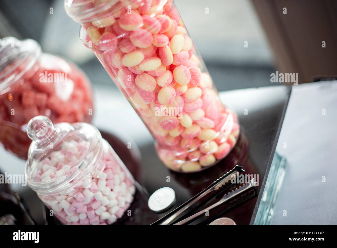 Rhubarb and custard sweets hi-res stock photography and images - Alamy