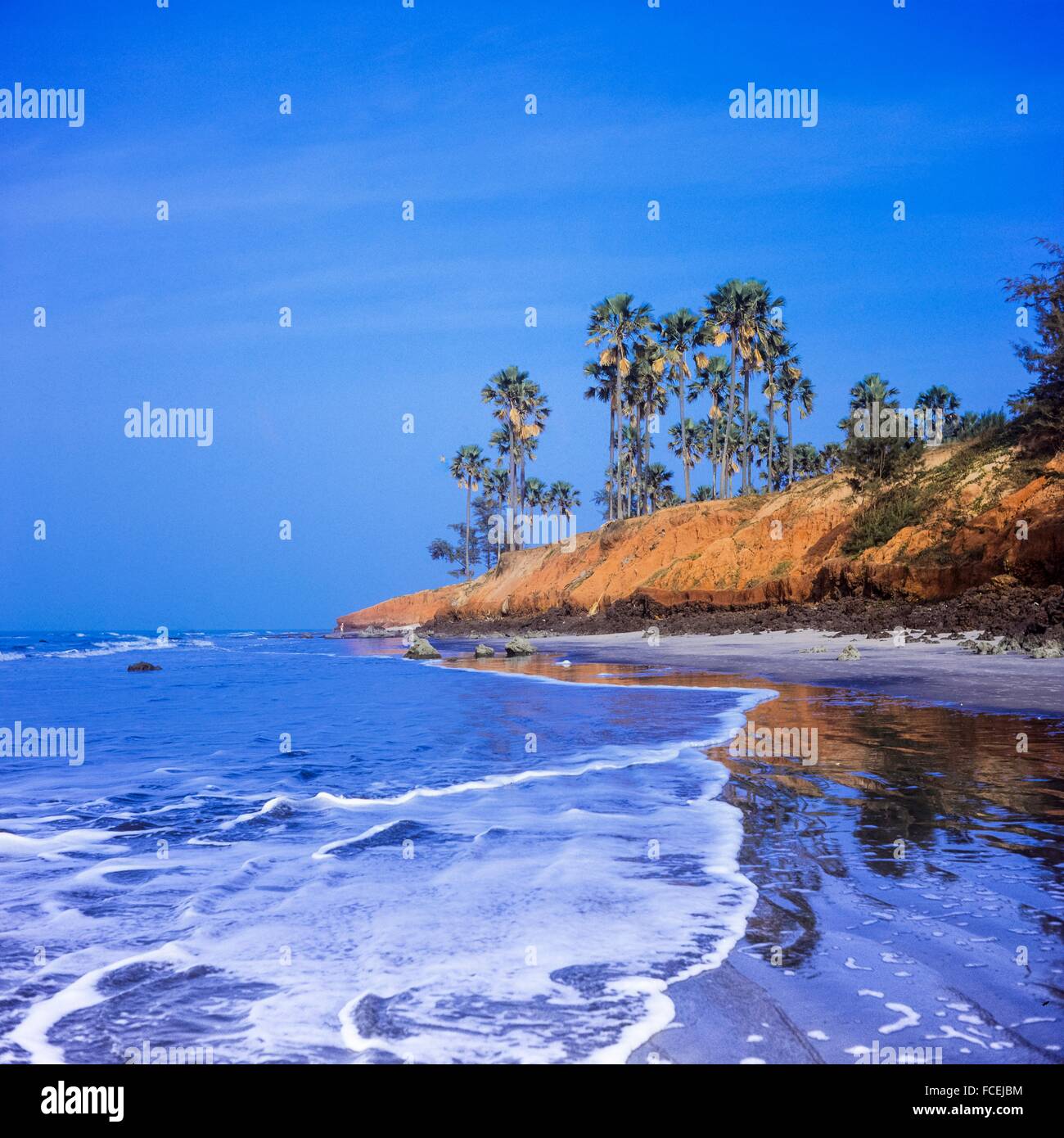 Gambia wave hi-res stock photography and images - Alamy