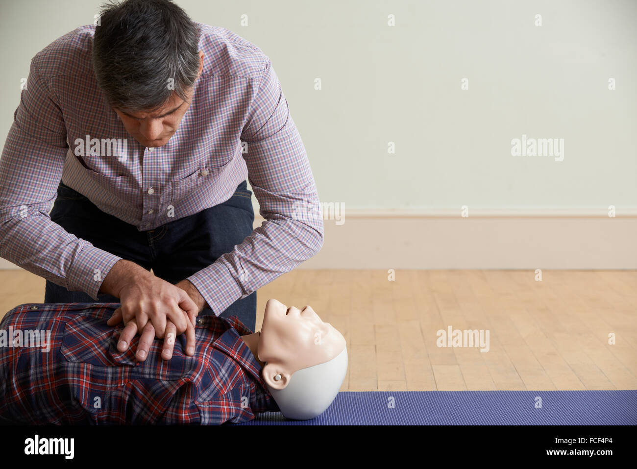 Cpr and dummy hires stock photography and images Alamy