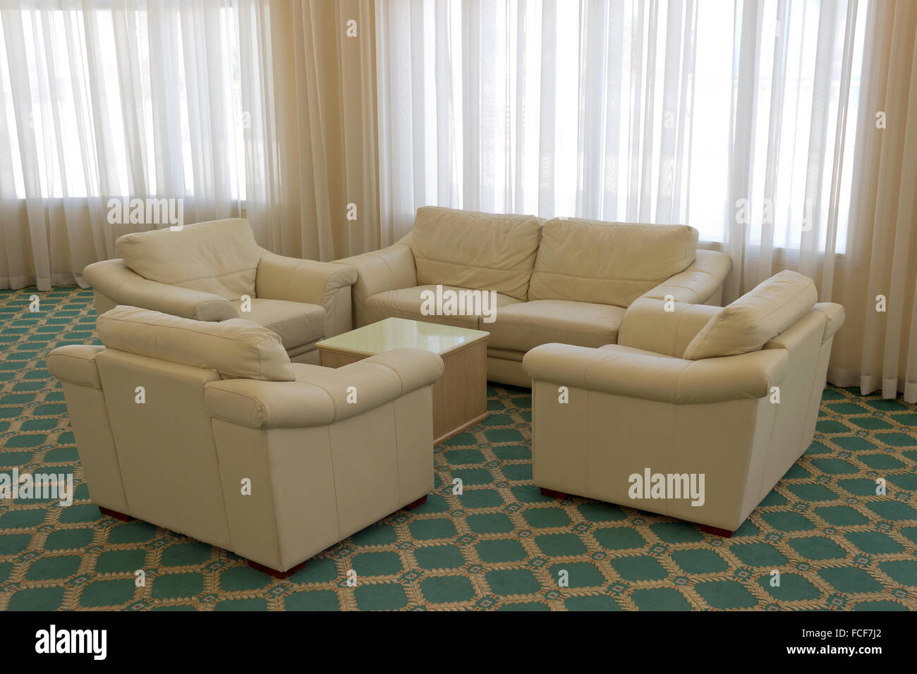 Hotel lobby decor hi-res stock photography and images - Alamy