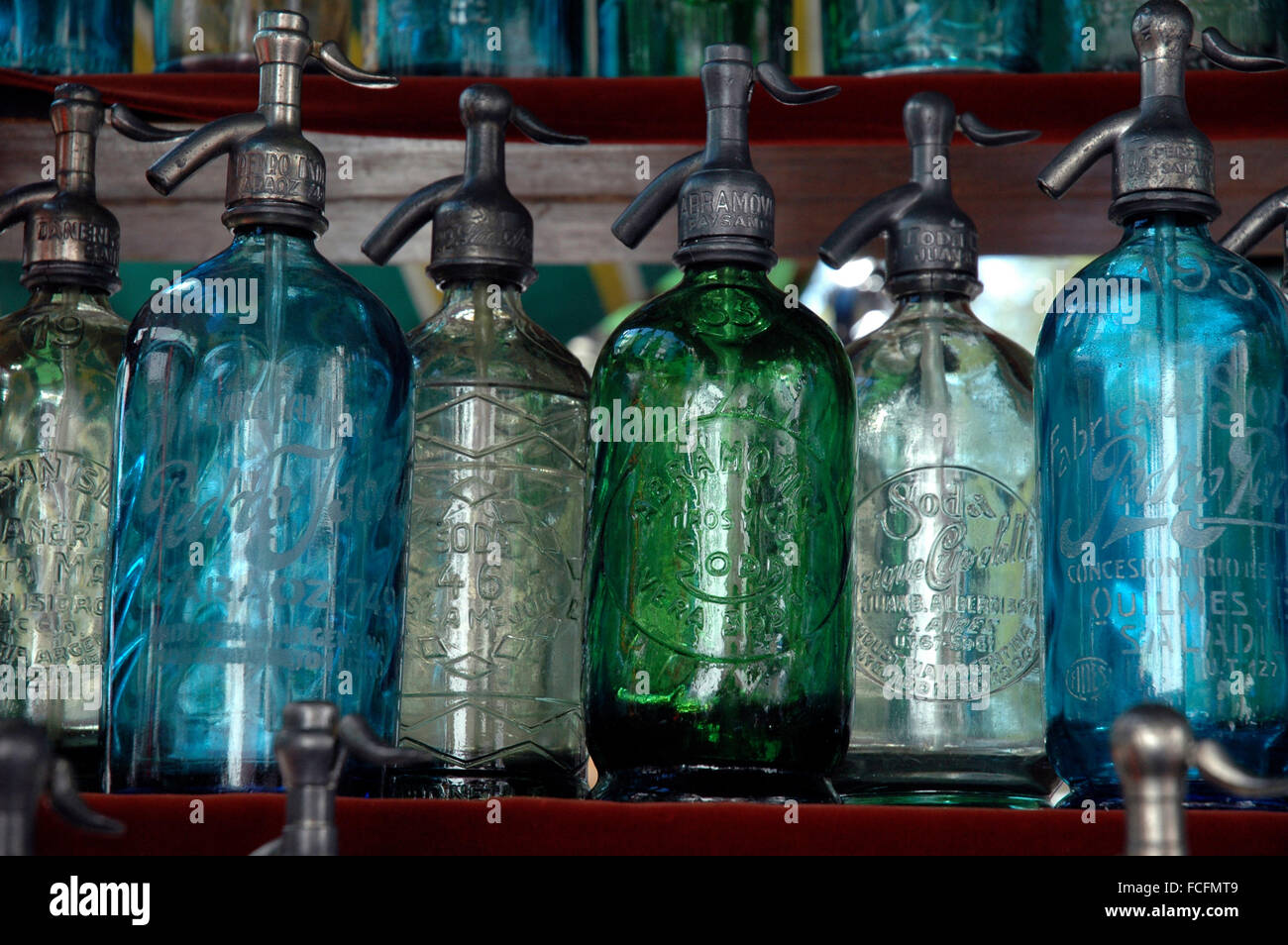 Vintage seltzer bottles hi-res stock photography and images - Alamy