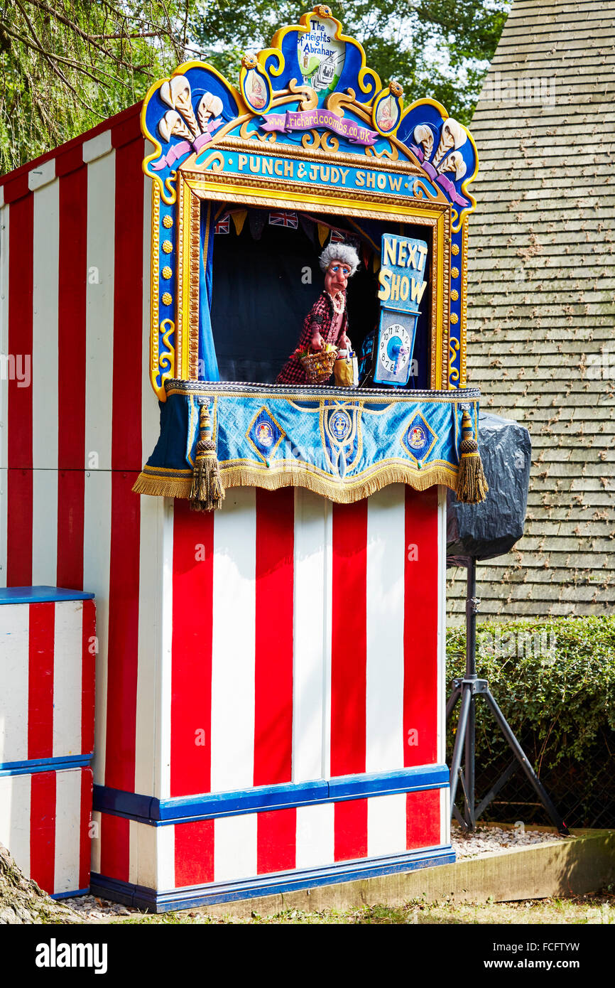 Punch judy show booth puppet hires stock photography and images Alamy