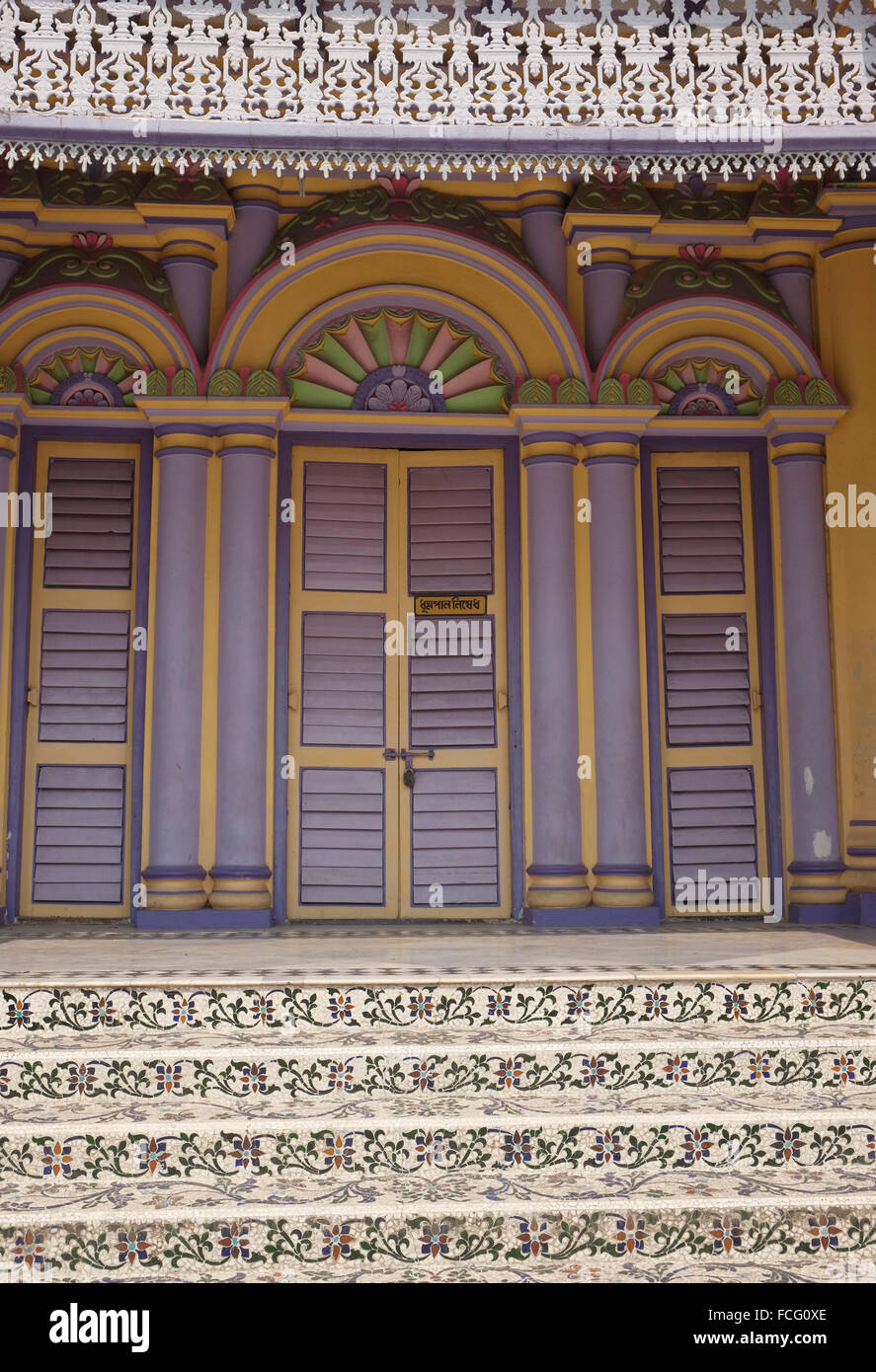 Ornate facade of a building in the Sheetalnathji Jain Temple complex, Kolkata (Calcutta), West Bengal, India. Stock Photo