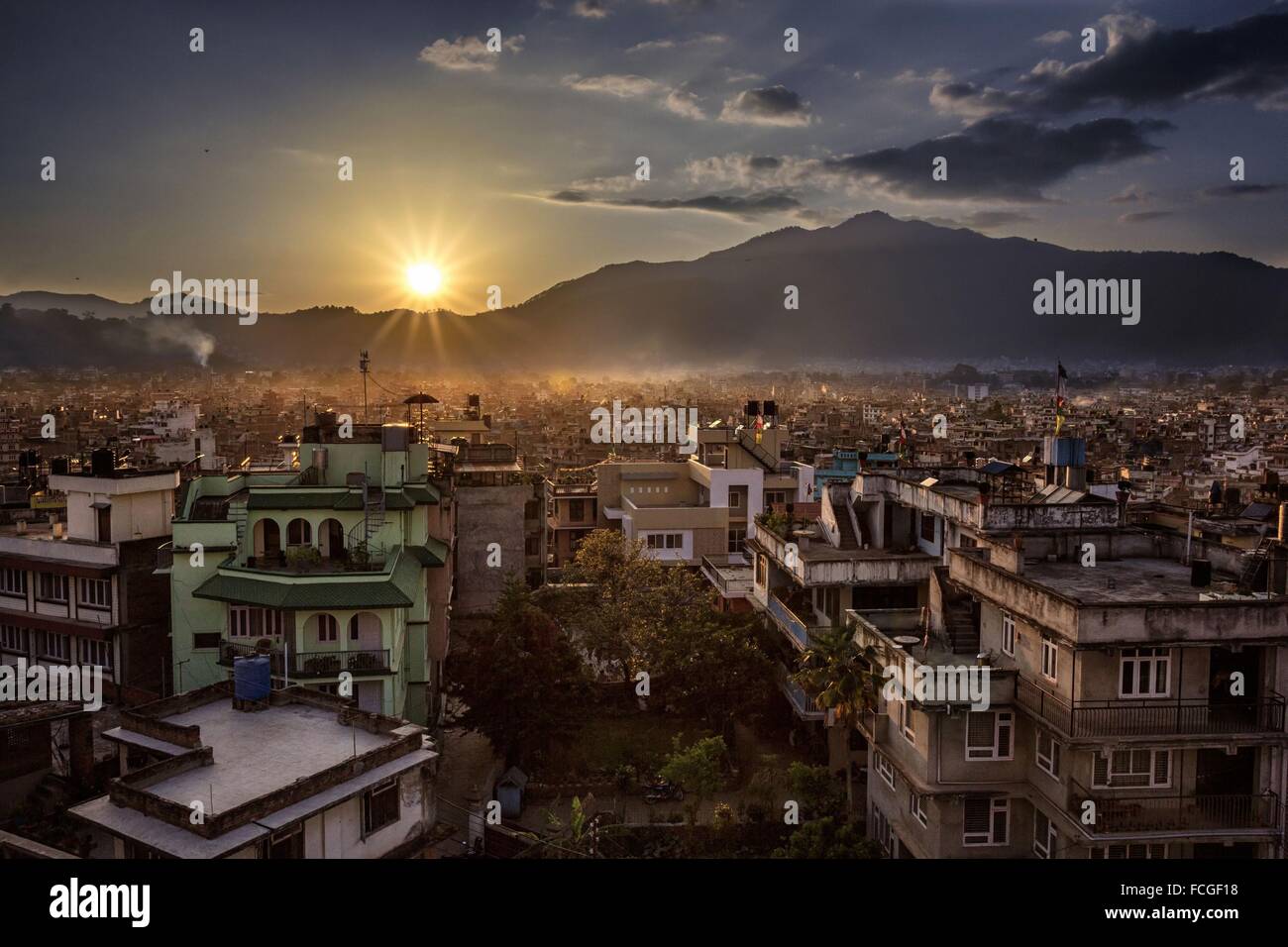 Earthquake nepal hi-res stock photography and images - Alamy