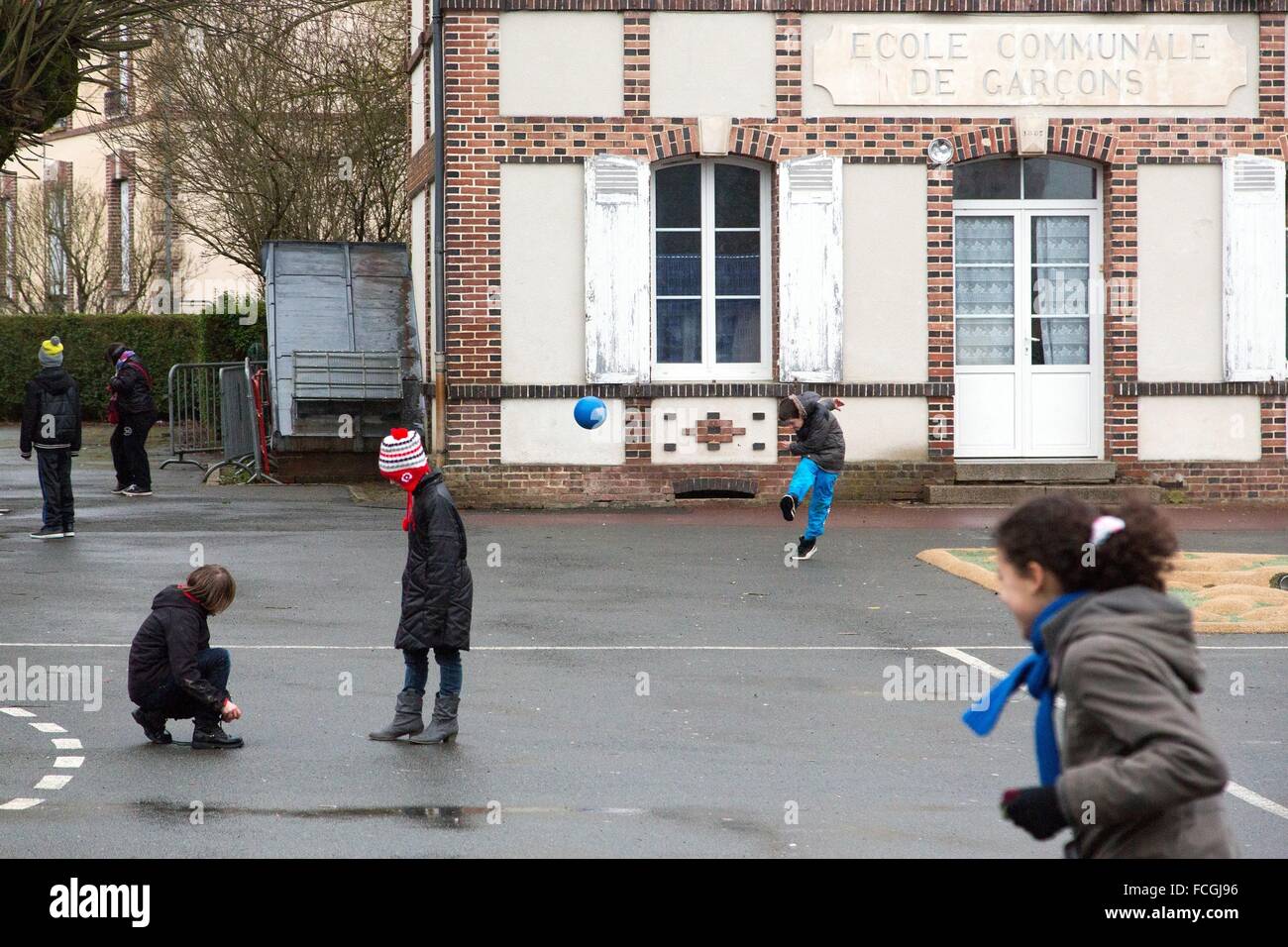 CHILDREN'S GAMES AT SCHOOL Stock Photo