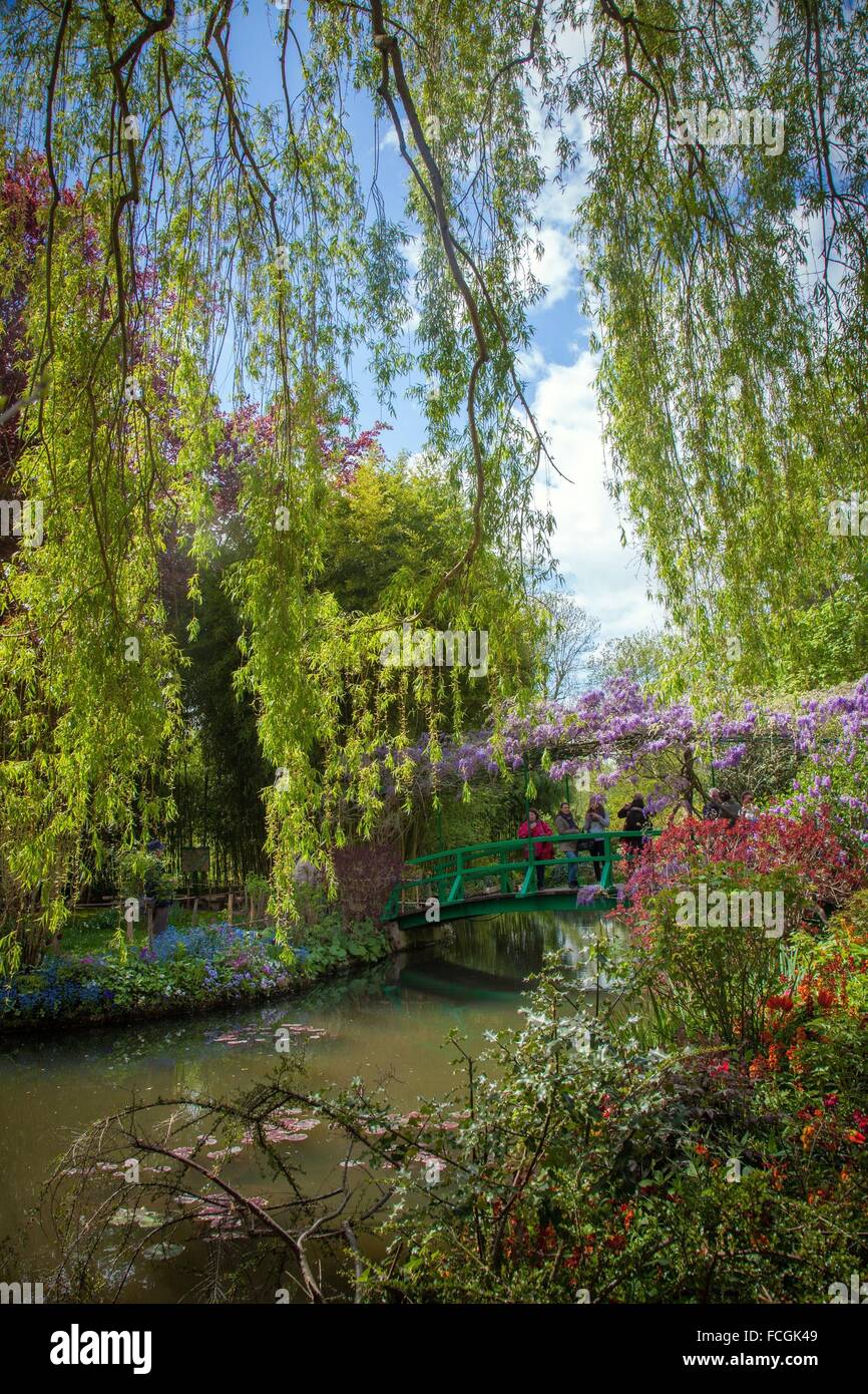 garden giverny japanese bridge hires stock photography and images Alamy