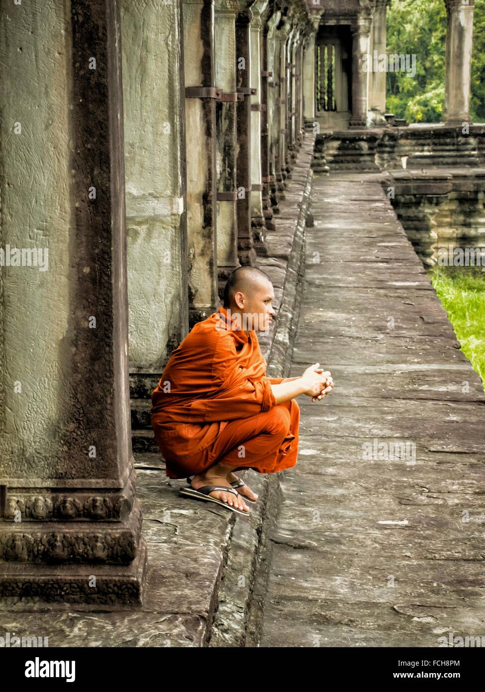 Angkor Wat Monks Stock Photo - Alamy