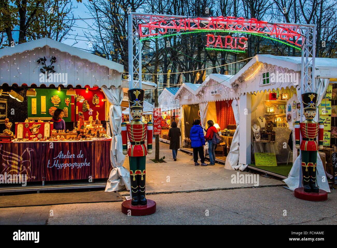 Champs elysee hires stock photography and images Alamy