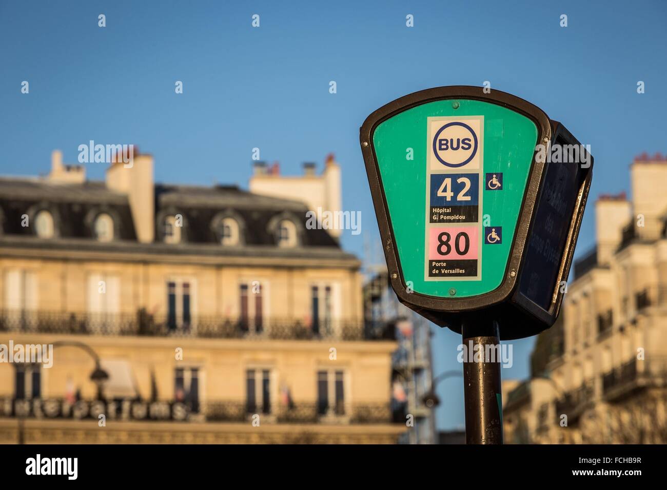 TRAFFIC CIRCLE ON THE CHAMPS ELYSEES PARIS, FRANCE Stock Photo Alamy