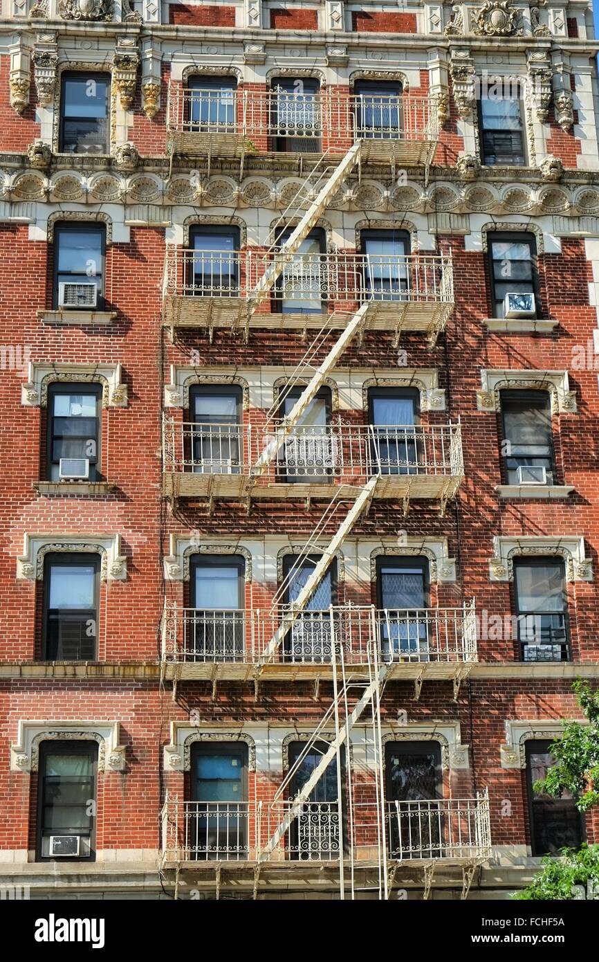 New york apartment buildings hi-res stock photography and images - Alamy