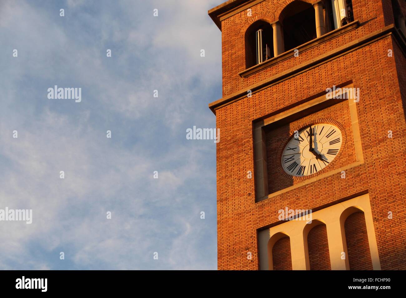 5 o clock hires stock photography and images Alamy