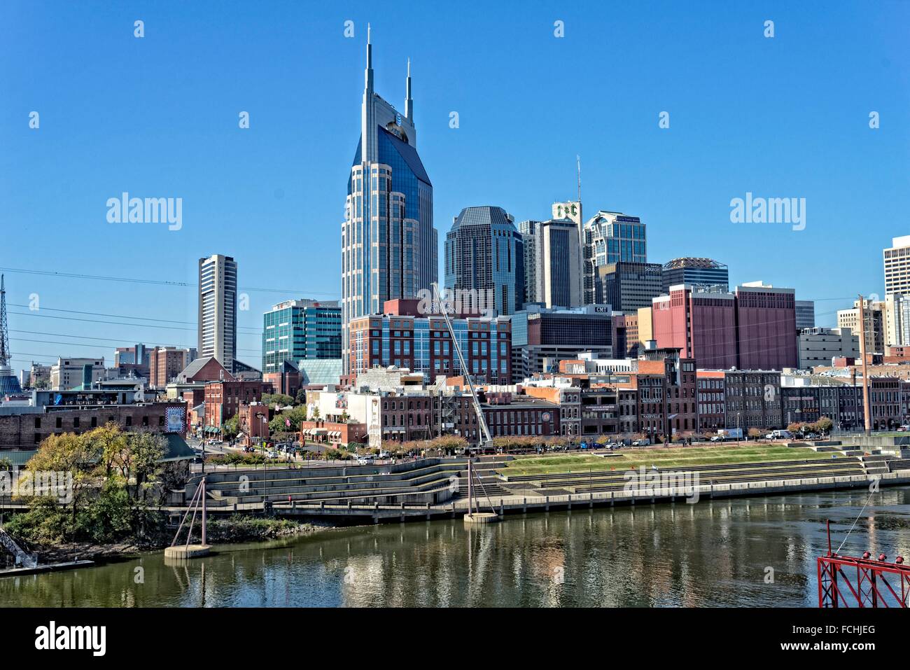 Overlooking nashville tn skyline riverfront hires stock photography