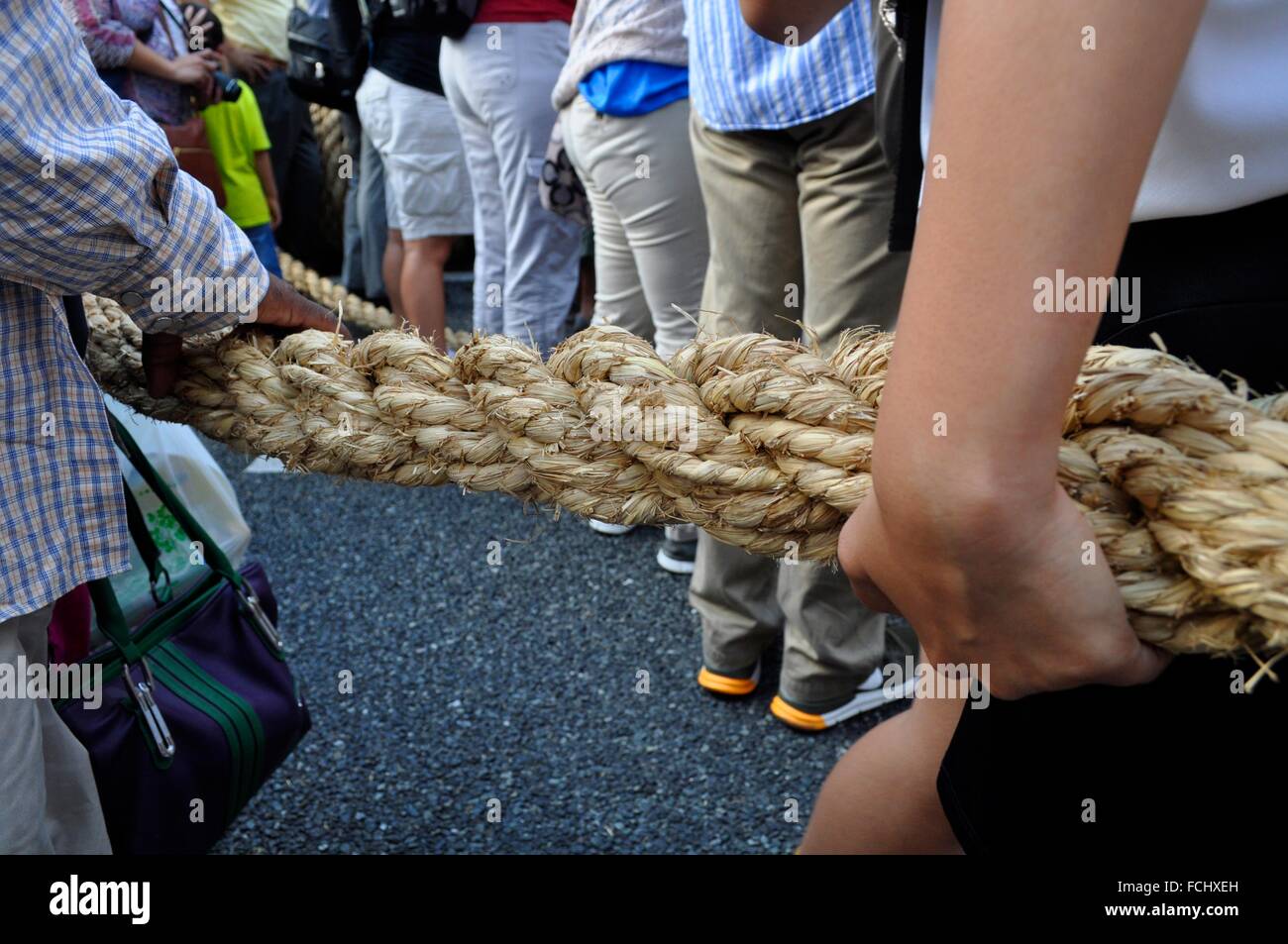 People pulling biggest rope hires stock photography and images Alamy