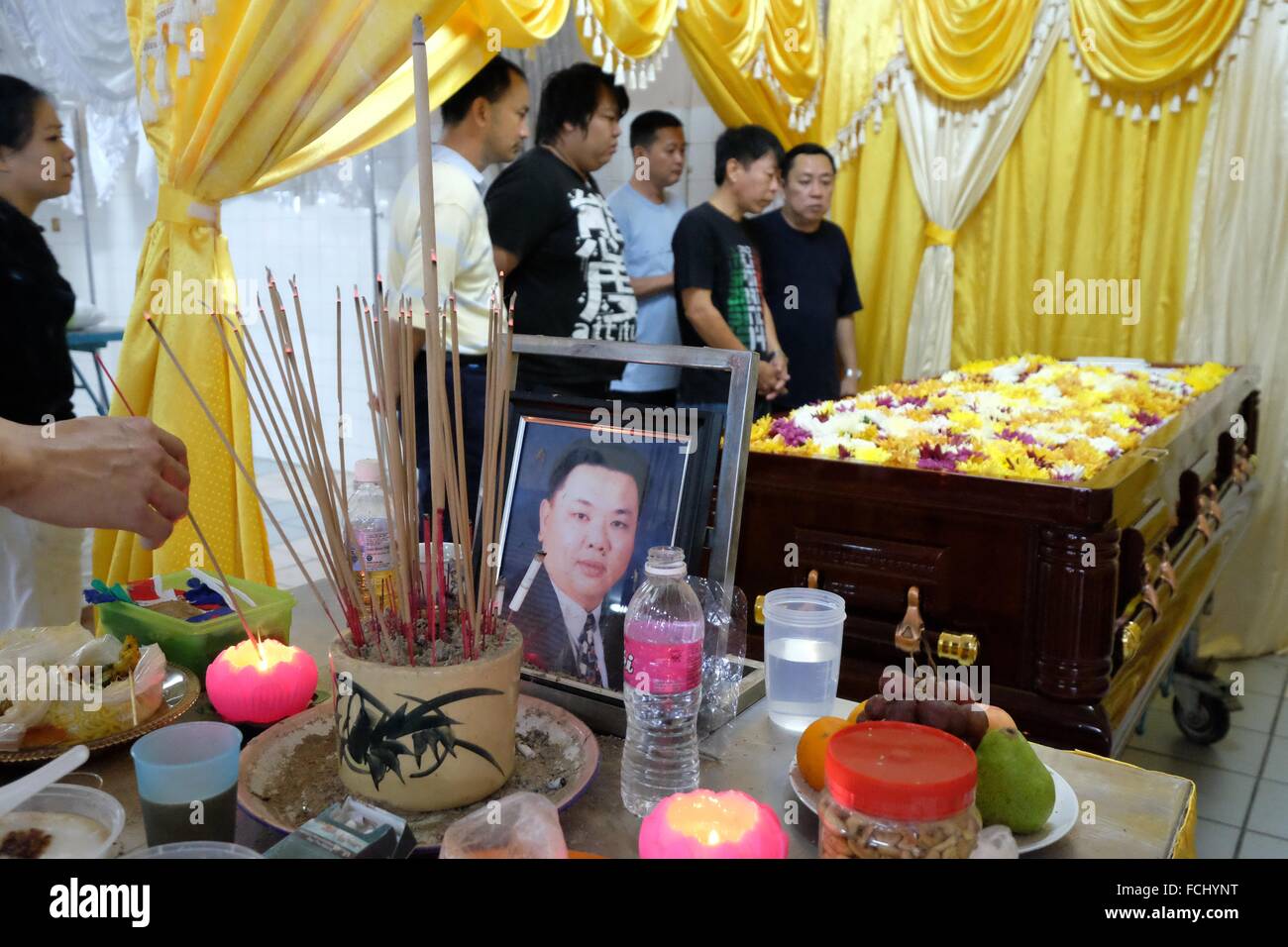 Best Friends Paying Their Last Respect Sarawakian Chinese Funeral