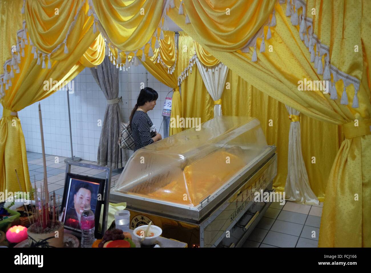 Malaysia chinese funeral hires stock photography and images Alamy