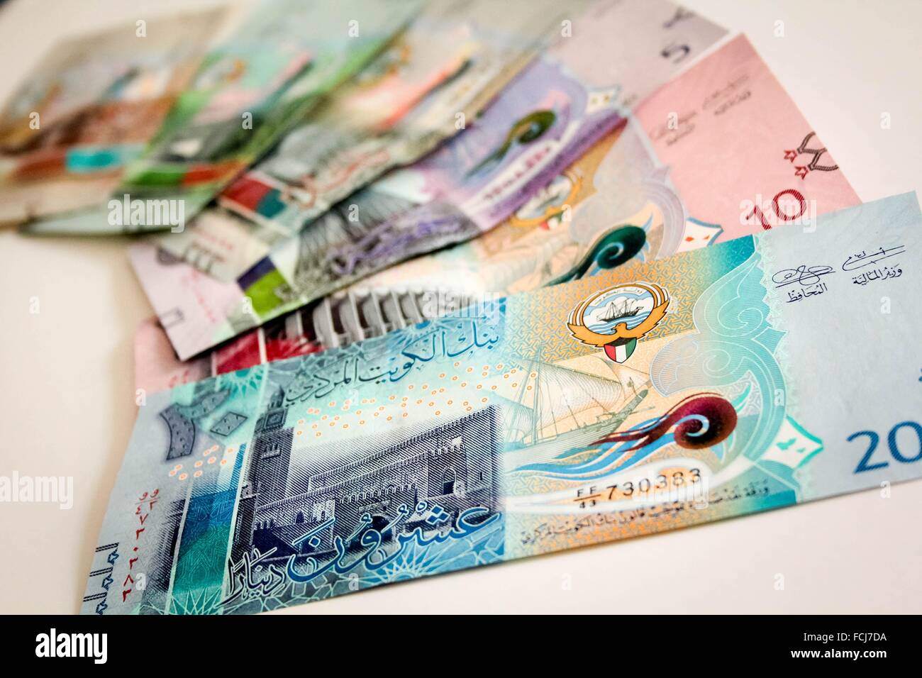 Kuwait new currency Stock Photo Alamy