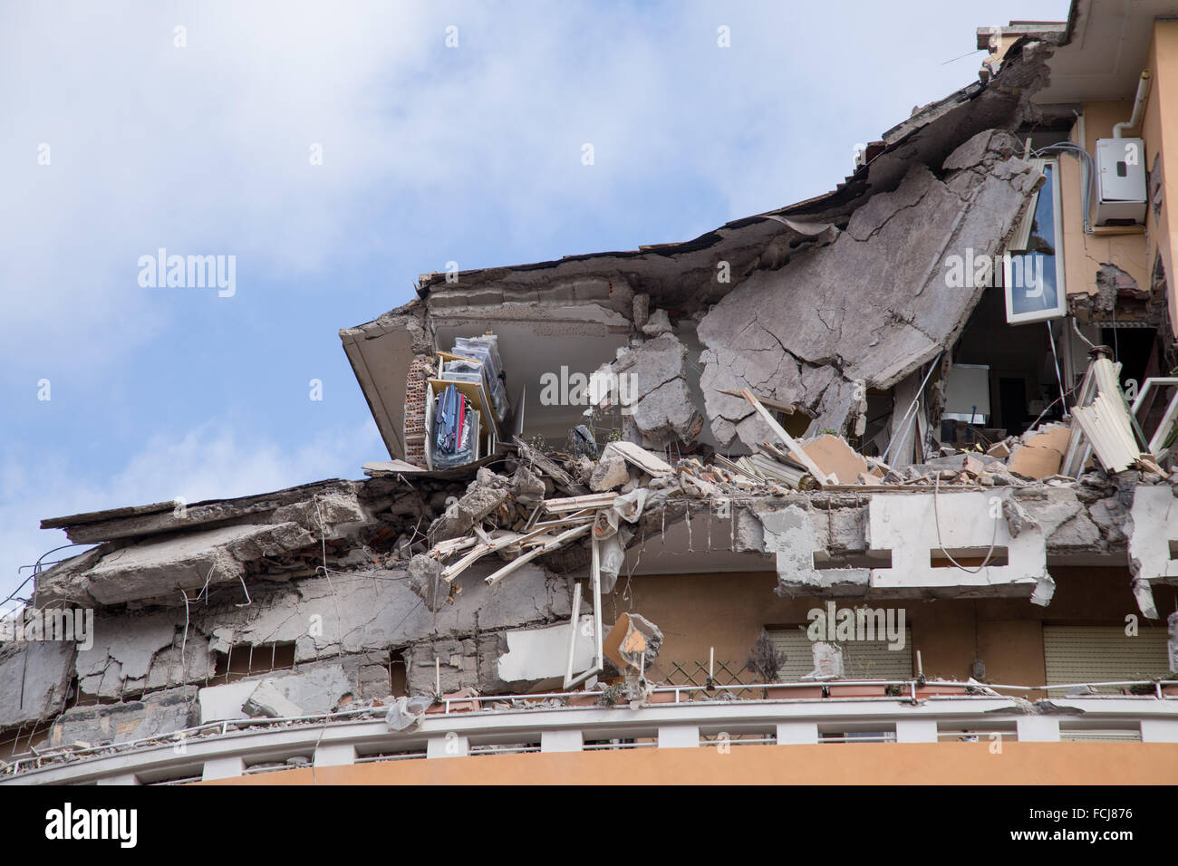 Rome, Italy. 22nd Jan, 2016. Result of the collapse of third floor ...