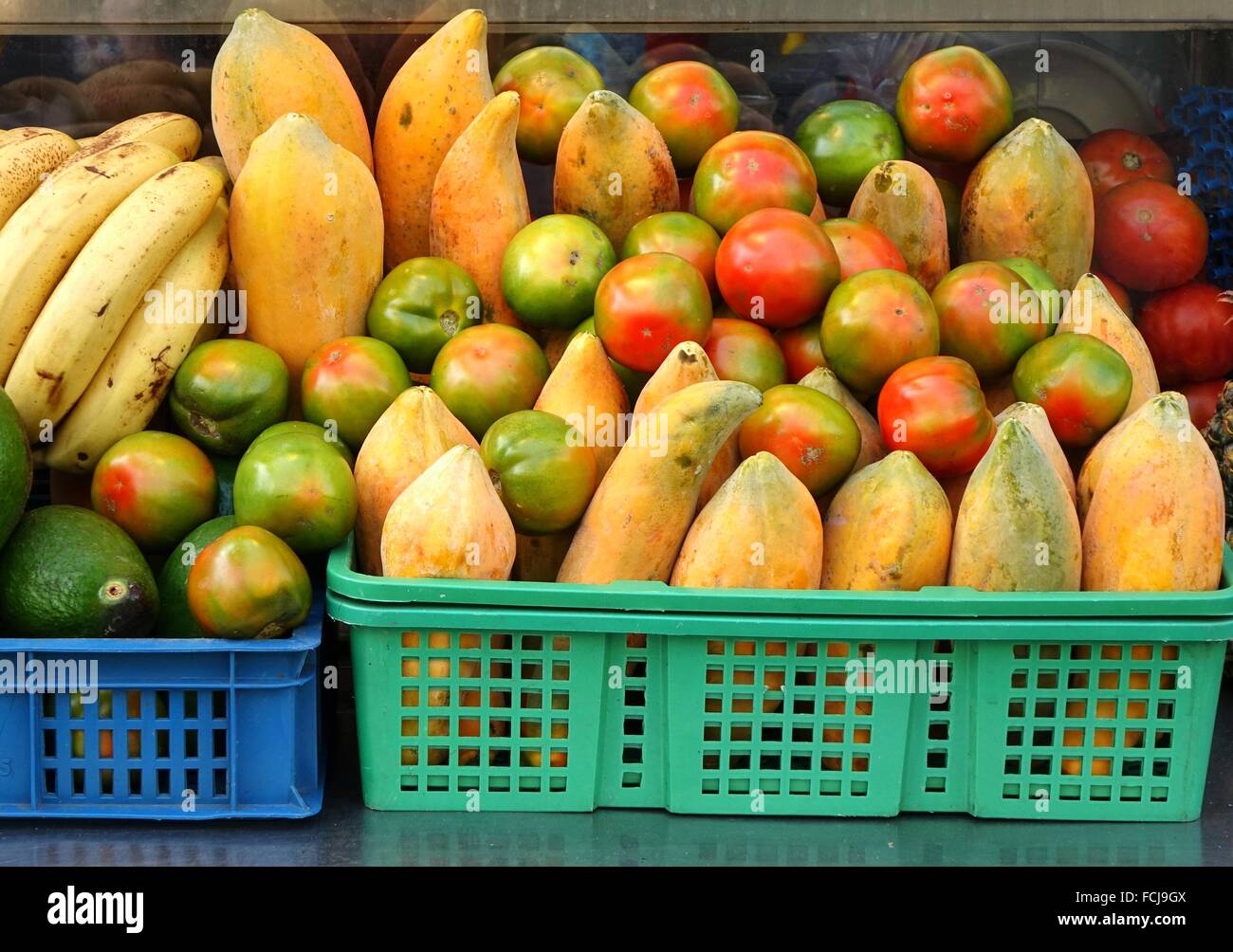 Outdoor produce stand hi-res stock photography and images - Alamy