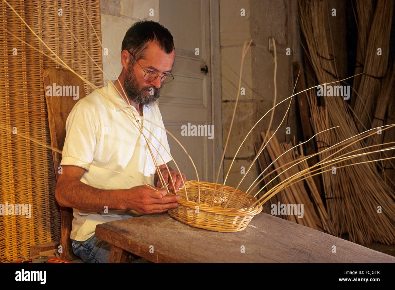 basket maker at work, VillaineslesRochers, IndreetLoire department