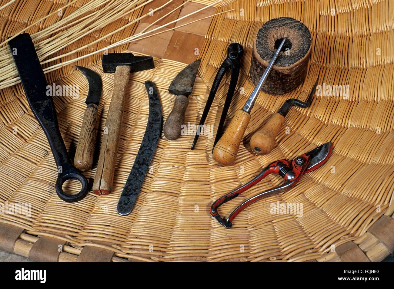 basket maker´s tools, VillaineslesRochers, IndreetLoire department