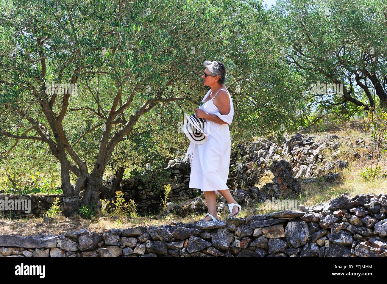 micro scale bag olive green