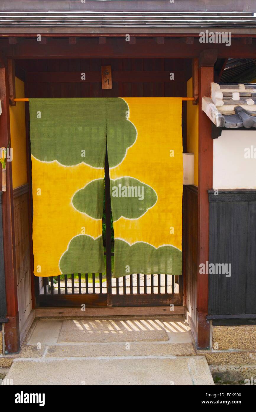 Japanese silk fabric hires stock photography and images Alamy