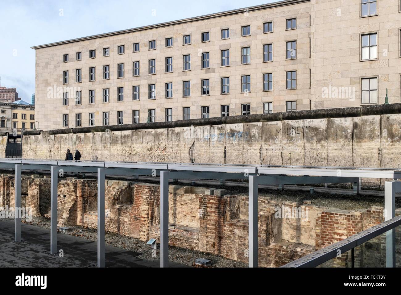 Europe, Germany, Berlin, The Berlin Wall German Berliner Mauer was a barrier that divided