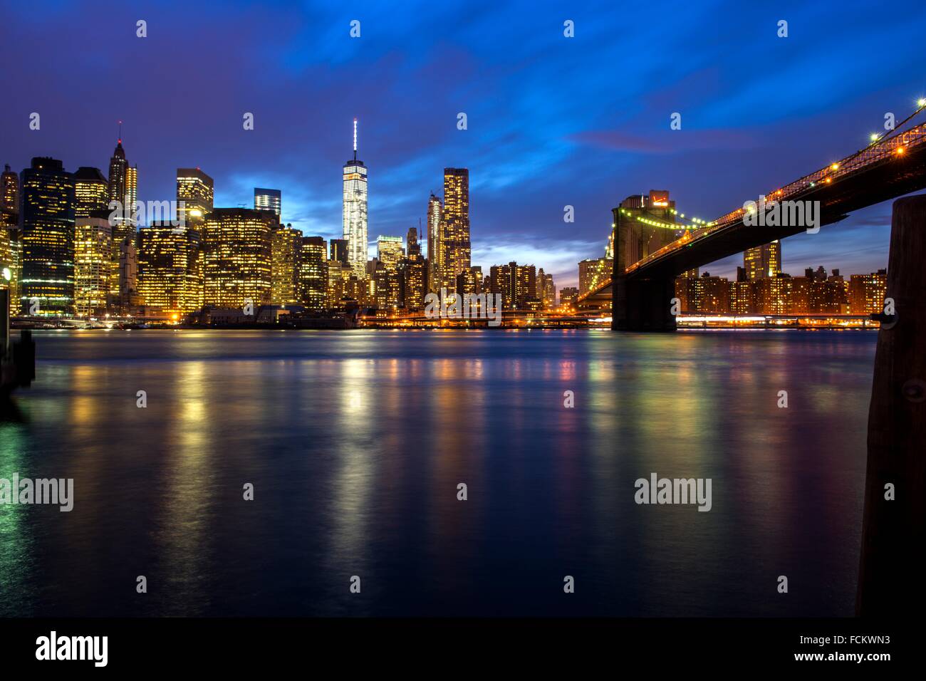 New York Usa Nighttime View On The Skyline Of Manhattan The Freedom Tower And The Brooklyn Bridge From Brooklyn Bridge Park Stock Photo Alamy