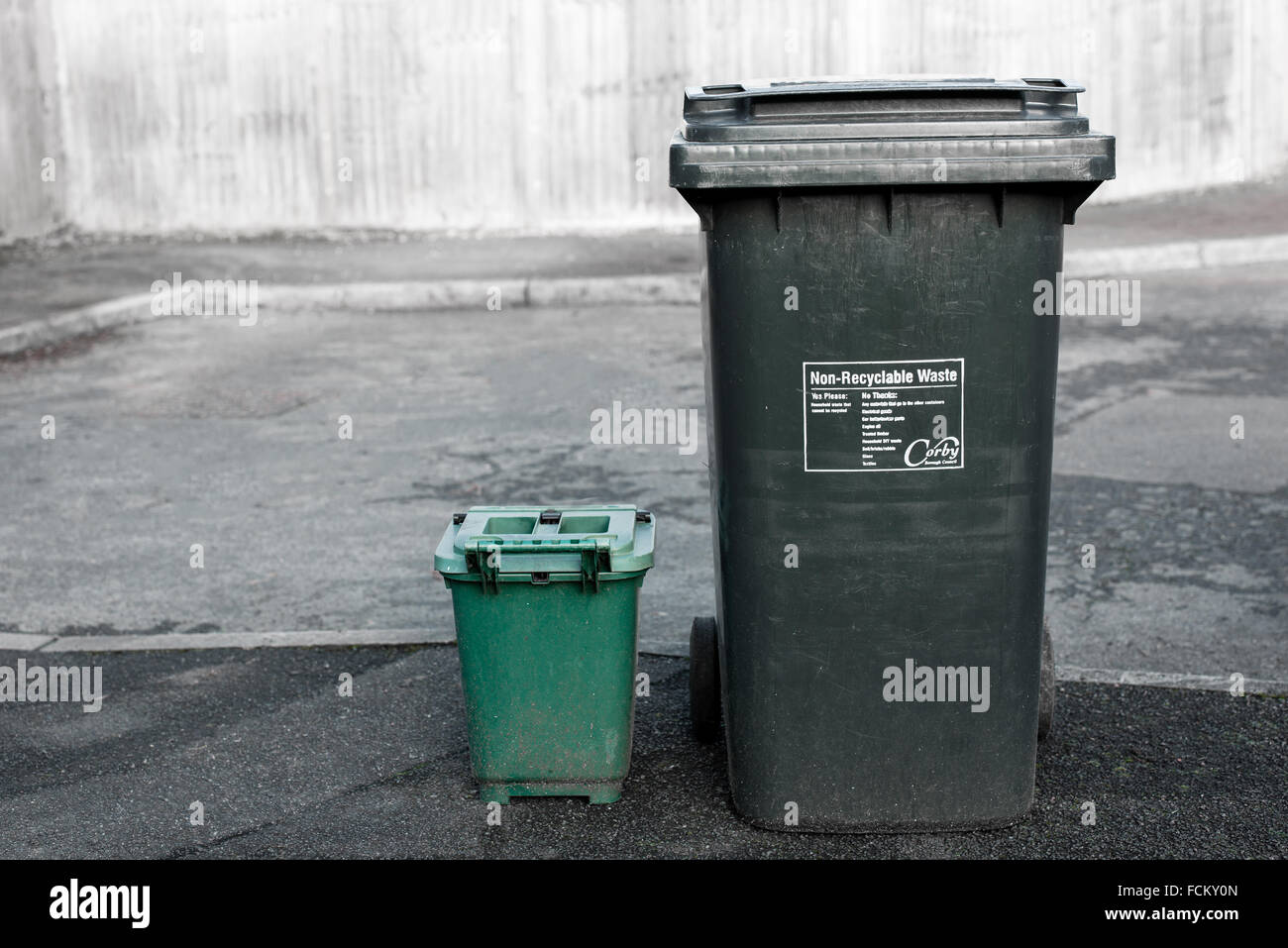 Food waste bin green hi-res stock photography and images - Alamy