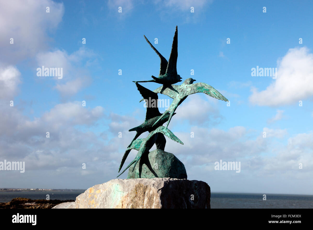 Terns, bronze sculpture by Brid ni Rinn on Skerries seafront Stock Photo