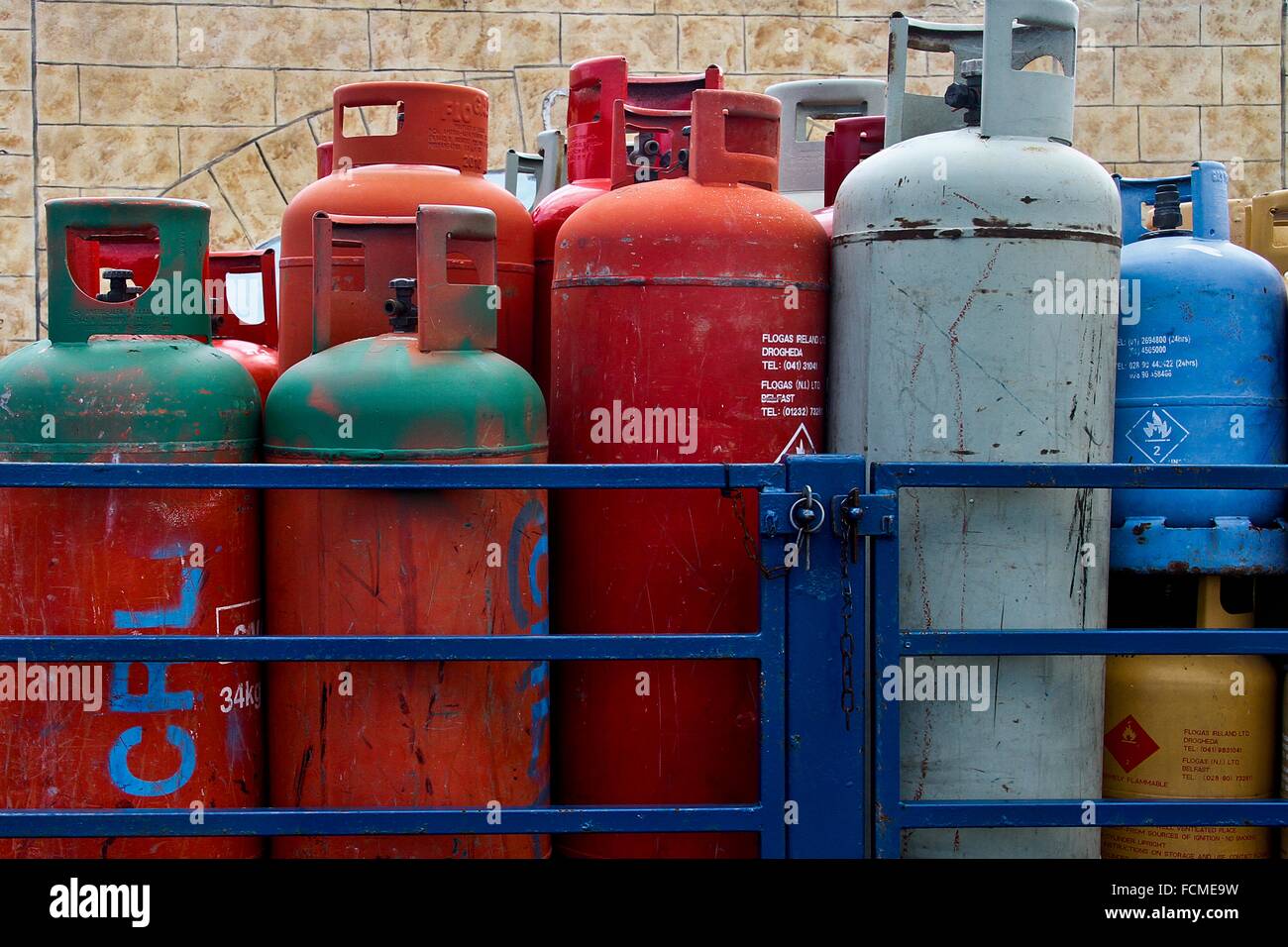 Truck gas cylinders hires stock photography and images Alamy