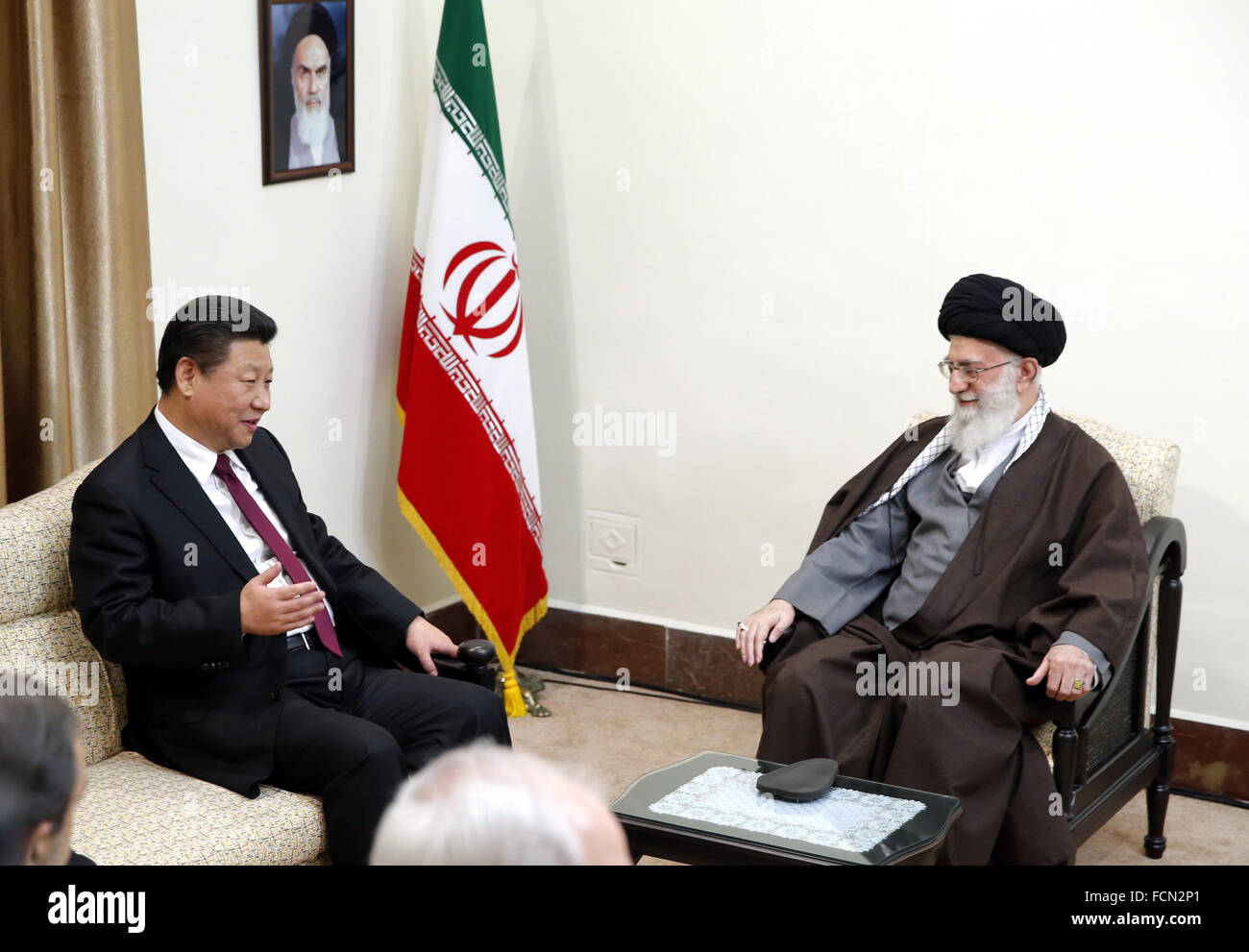 Tehran, Iran. 23rd Jan, 2016. Chinese President Xi Jinping (L) meets with Iranian Supreme Leader Ayatollah Ali Khamenei in Tehran, Iran, Jan. 23, 2016. © Ju Peng/Xinhua/Alamy Live News Stock Photo