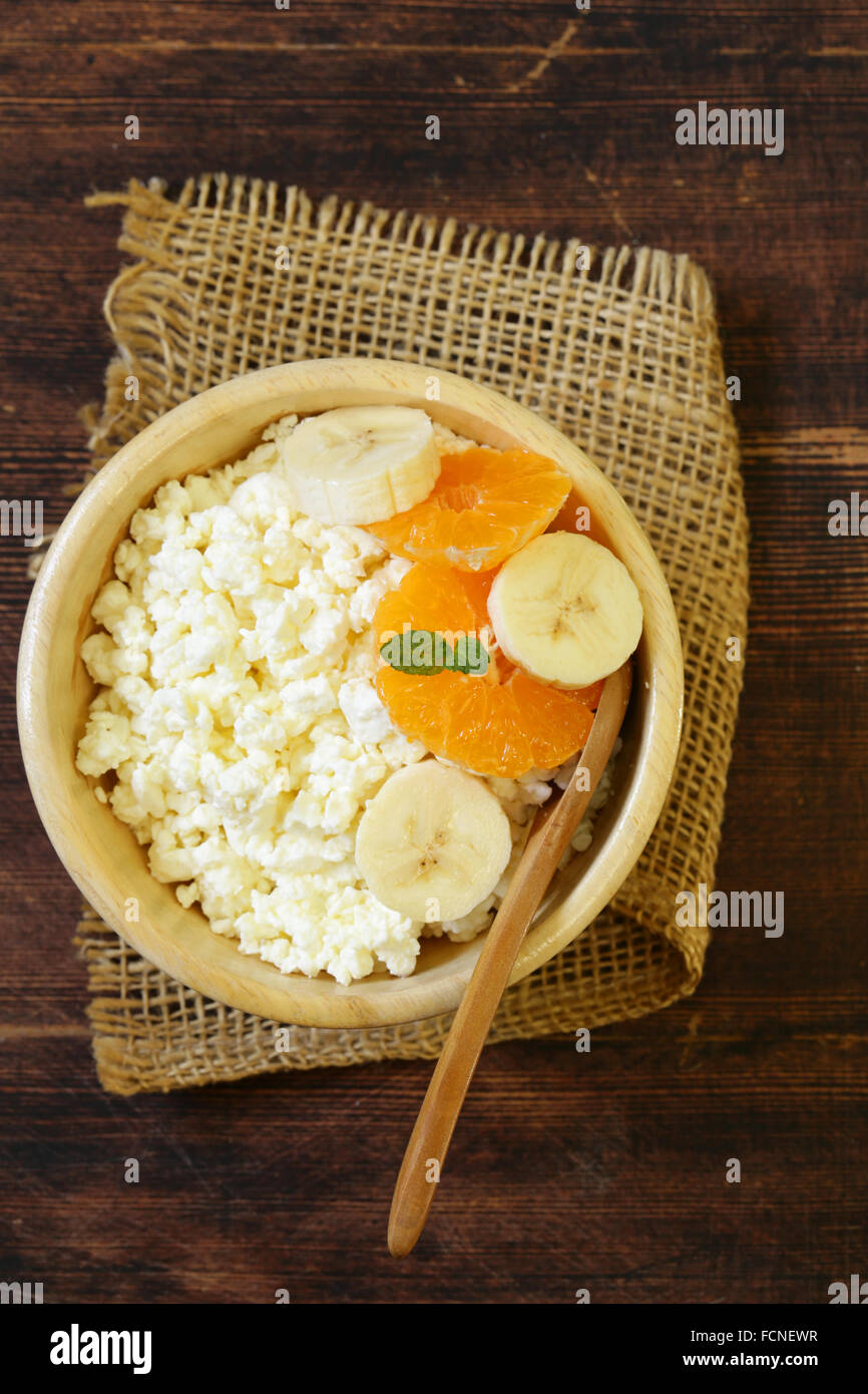 natural organic cottage cheese for healthy breakfast Stock Photo - Alamy
