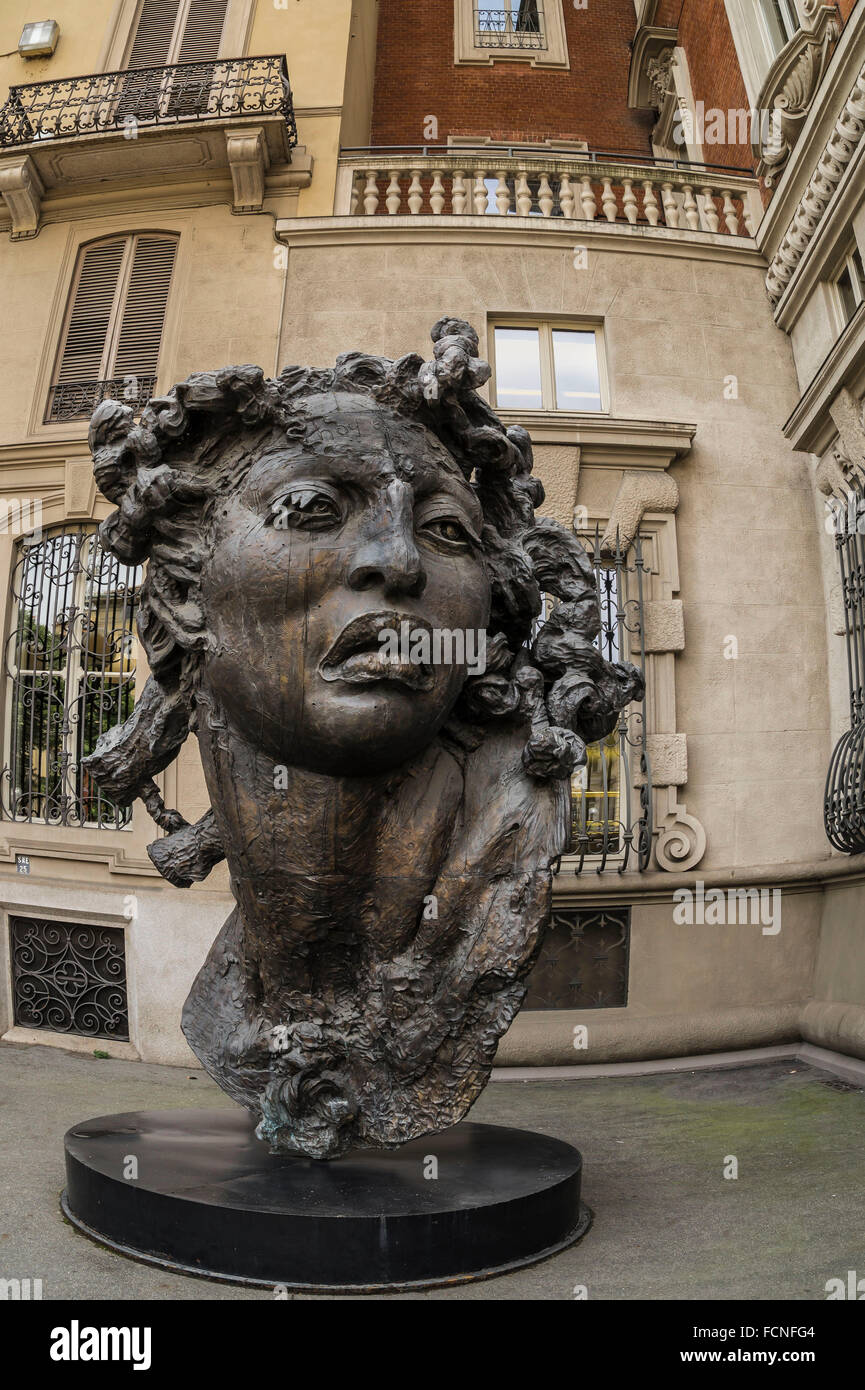 Bronze street art hires stock photography and images Alamy