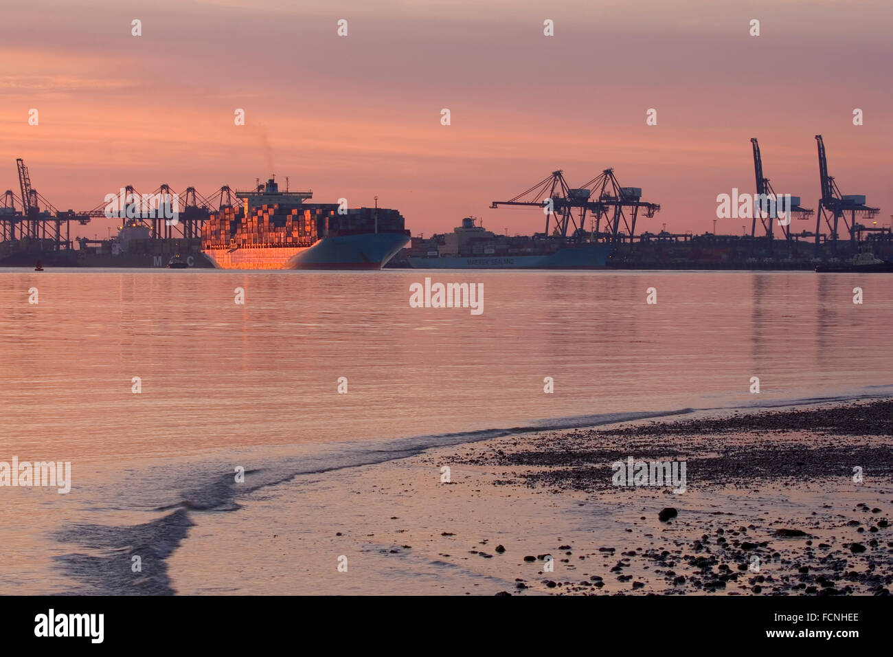 Container ship sea sunset hi-res stock photography and images - Alamy