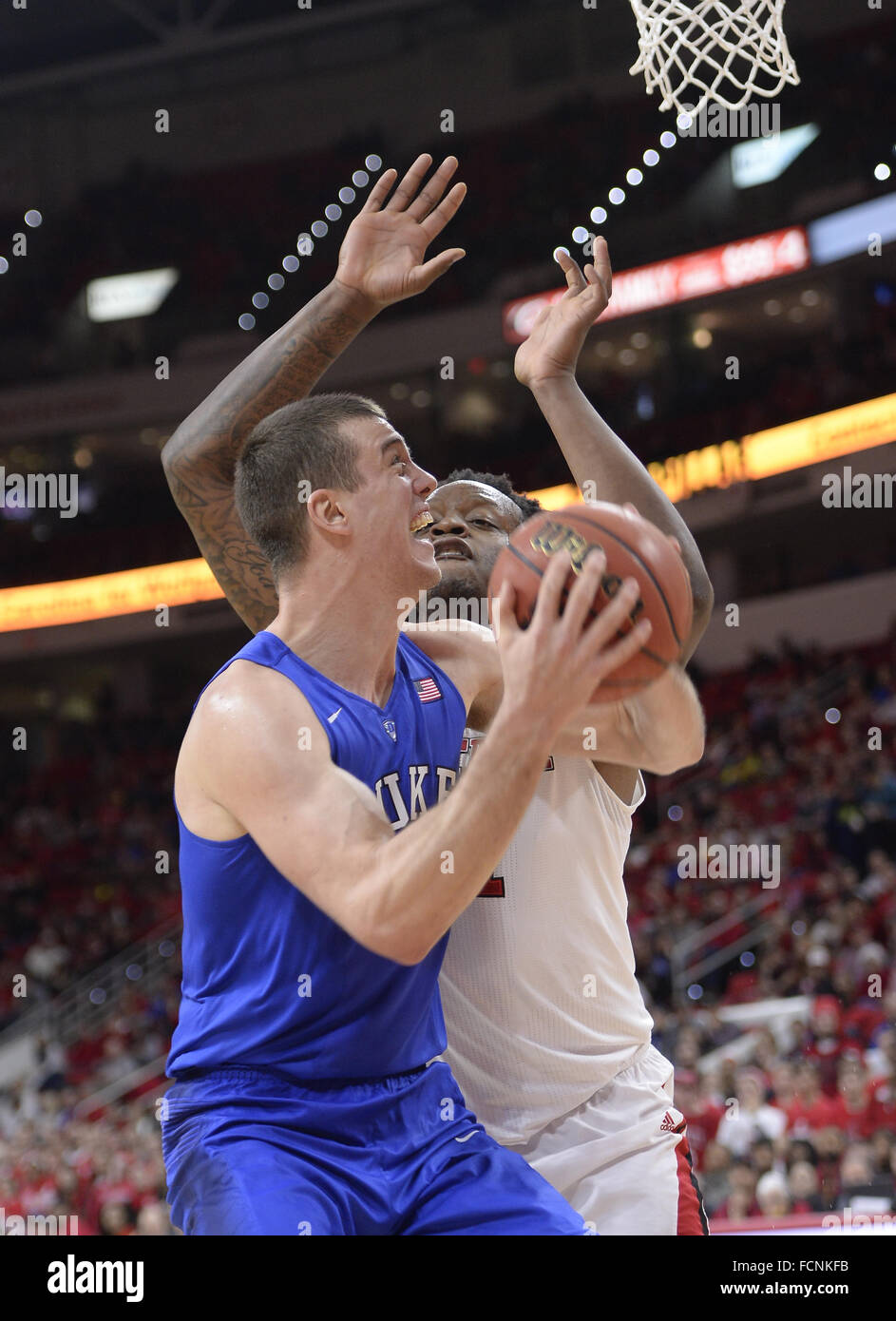 Sharpe, Black's late jumper help UNC beat Notre Dame 66-65