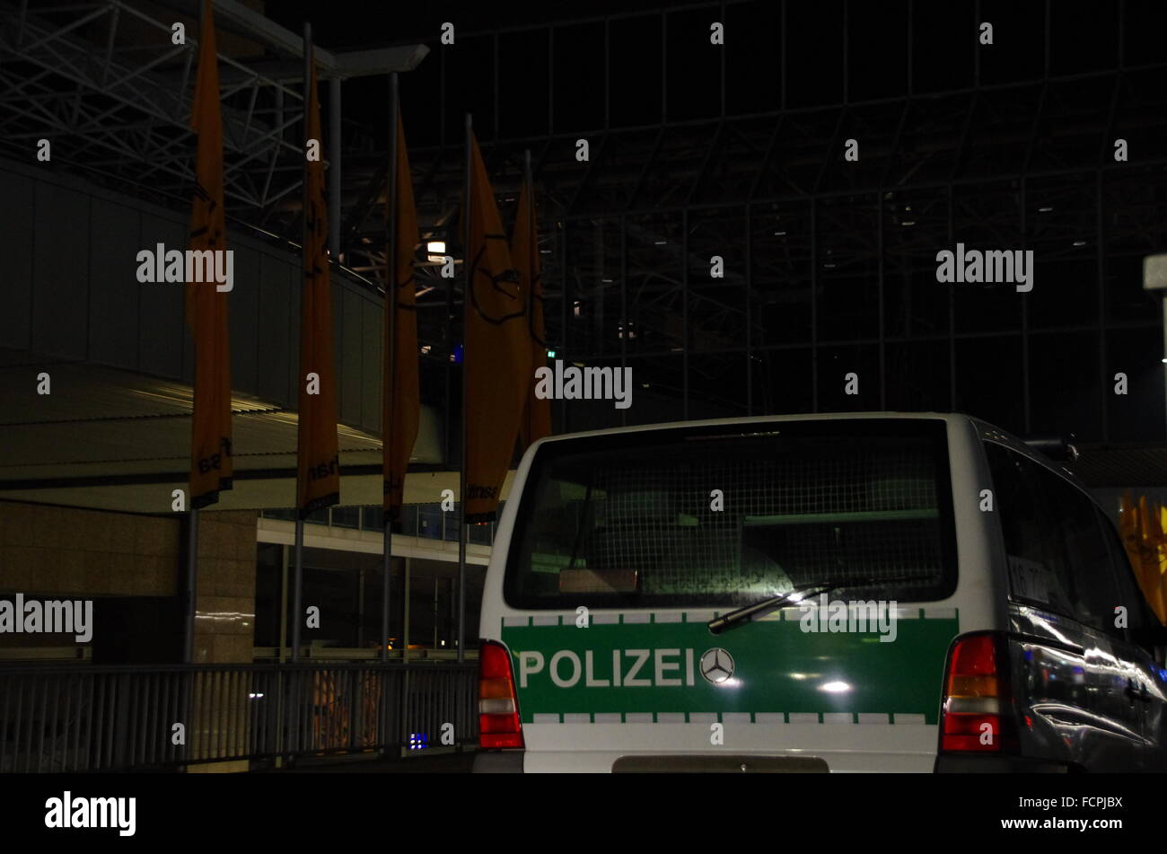 Polizei in Frankfurt Flughafen Stock Photo