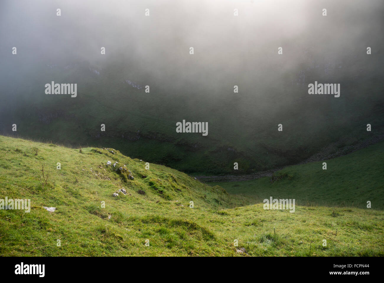A misty autumn morning in Cavedale, Castleton in the Peak DIstrict national park. Stock Photo